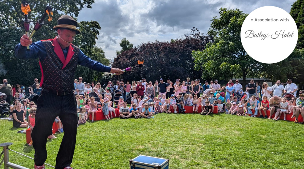 The Wobbly Circus Show & Hakuna Matata Acrobats